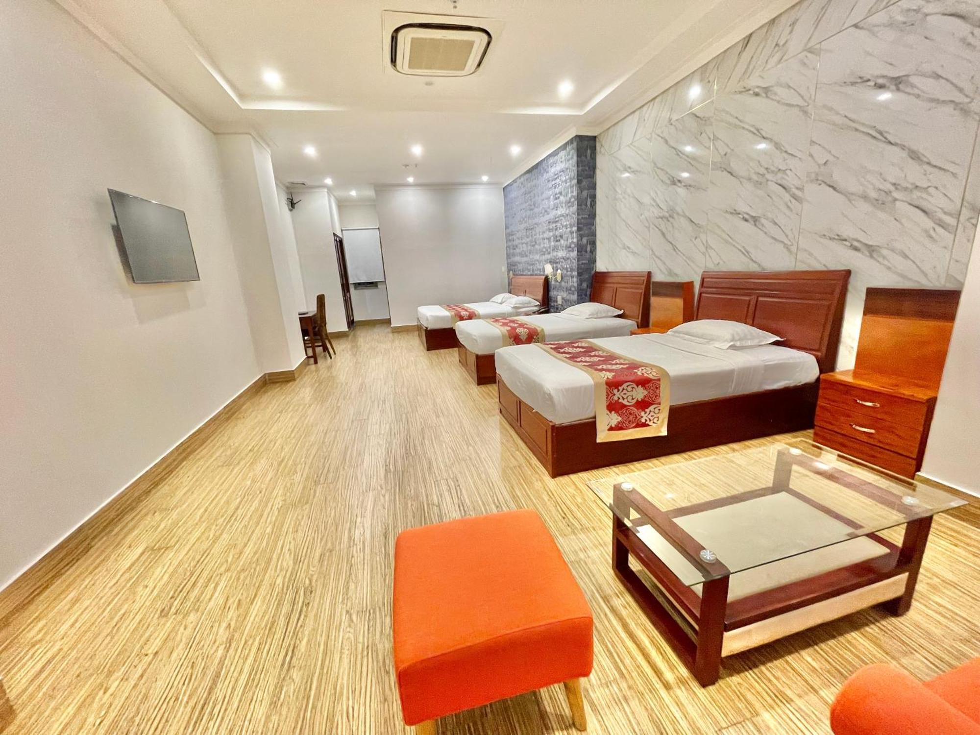 Long Bao Chau Hotel Thu Dau Mot Eksteriør bilde