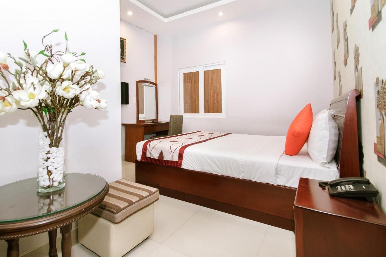 Long Bao Chau Hotel Thu Dau Mot Eksteriør bilde
